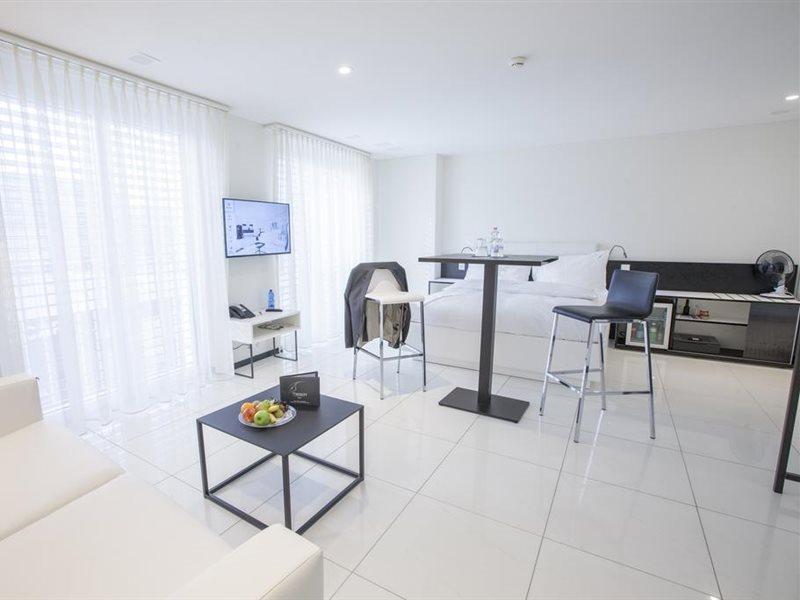 Residence Thessoni Home Zurich -Self Checkin -No Restaurants-Short&Longstay Regensdorf Exterior foto